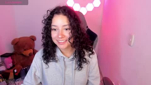 aqua emilly online show from April 17, 11:18 pm