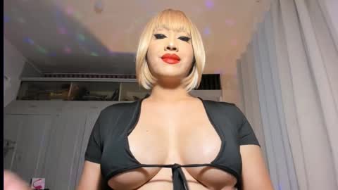 Snapshot of aqueenofcumxx chatting on September 14, 8:10 pm Alicia online show from September 14, 8:10 pm