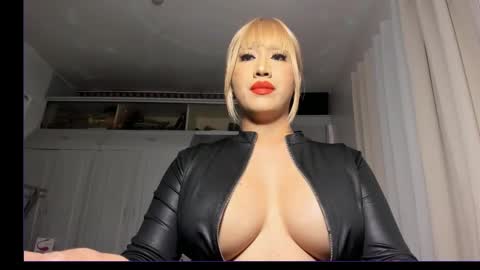 Snapshot of aqueenofcumxx chatting on October 24, 9:15 pm Alicia online show from October 24, 9:15 pm