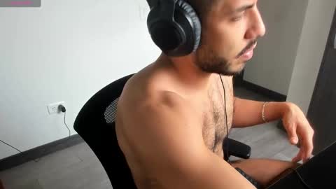 T. online show from December 3, 3:50 pm