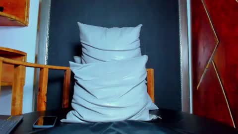 AquilesElpapi online show from August 2, 1:40 am