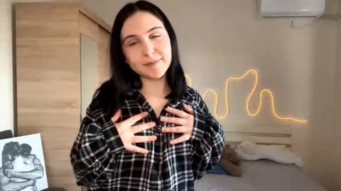 Emi online show from March 2, 1:18 pm