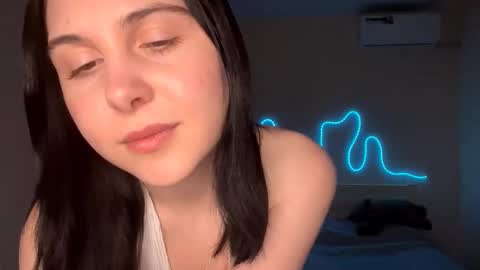 Emi online show from March 18, 3:51 pm