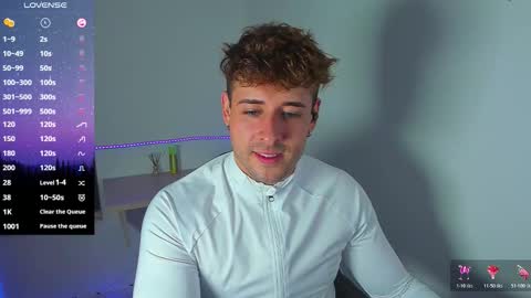 Snapshot of ares_blue chatting on October 24, 1:45 pm ares blue online show from October 24, 1:45 pm