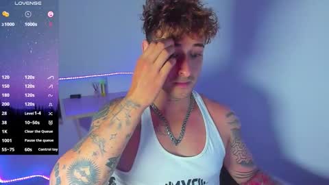 Snapshot of ares_blue chatting on October 29, 7:47 pm ares blue online show from October 29, 7:47 pm