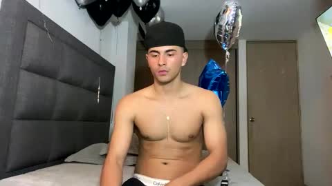 Snapshot of aresandnikk chatting on September 13, 12:24 am Ares And Nikk online show from September 13, 12:24 am