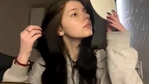 Mary online show from March 6, 7:40 am