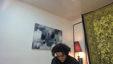 aria y orien  online show from December 23, 11:16 am