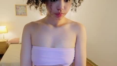 ariaa_23 online show from May 13, 4:05 pm