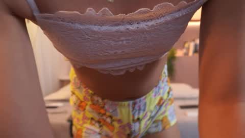 Ariaa online show from October 6, 6:37 pm