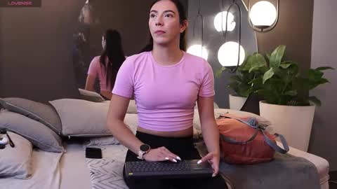 Ariaa online show from February 16, 6:39 pm