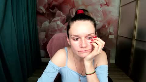 AriaGray online show from November 13, 2:42 pm