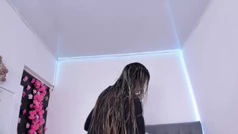 Ariana online show from March 3, 3:08 pm