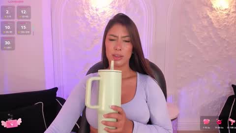 Ariana Dumont online show from November 12, 11:45 am