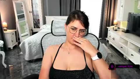 Ana online show from July 22, 1:46 pm