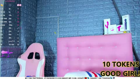 Snapshot of ariannalewis1 chatting on February 25, 1:09 am Arianna online show from February 25, 1:09 am