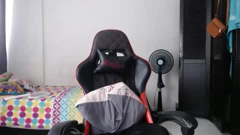 ariannaloovel online show from April 7, 5:37 pm