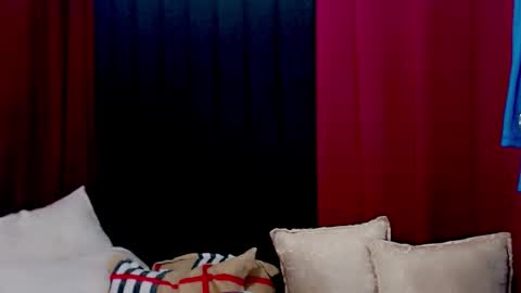 Snapshot of arianne_xoxo777 chatting on October 23, 6:15 am ARIANNE CUMS online show from October 23, 6:15 am