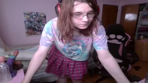 Ariathebrat online show from May 2, 9:20 pm
