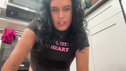 Aria online show from December 4, 6:49 am