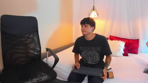 Ari and Aiden online show from June 10, 6:29 pm
