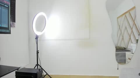 arielasm online show from April 14, 3:04 pm