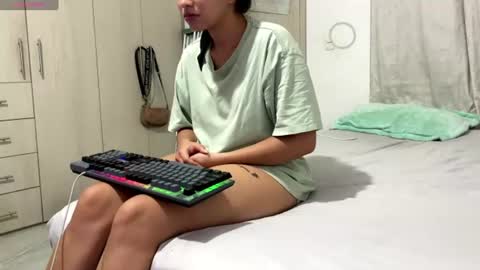 aries_plays online show from June 11, 3:37 am