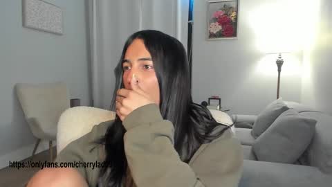 Snapshot of ariia1_ chatting on October 25, 7:40 am Aria online show from October 25, 7:40 am