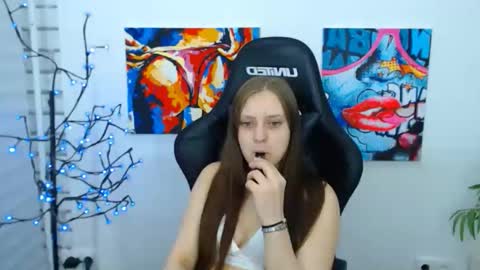 arinabelle online show from November 19, 6:07 pm