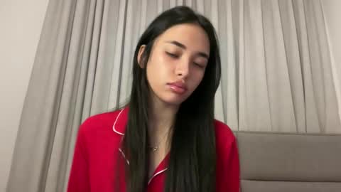 Lily online show from January 7, 8:25 pm