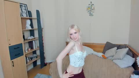 Emily online show from June 1, 9:10 am