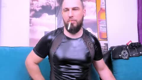 Armando online show from February 25, 7:49 pm