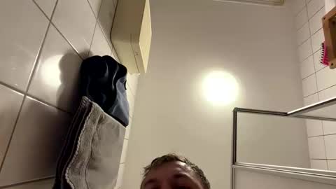 armyskater32 online show from May 16, 8:51 pm