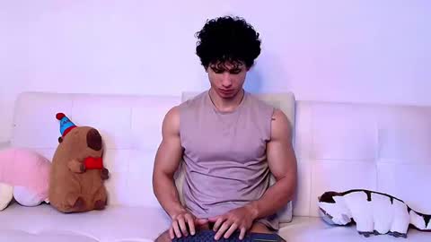 arnold black online show from December 9, 8:01 pm