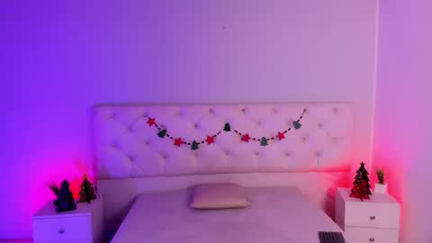 Aron cruz  online show from December 2, 1:31 pm