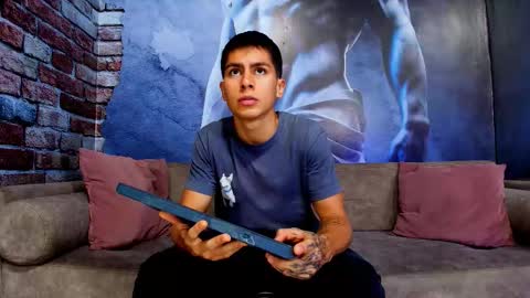 aron_pulse online show from February 23, 1:24 pm