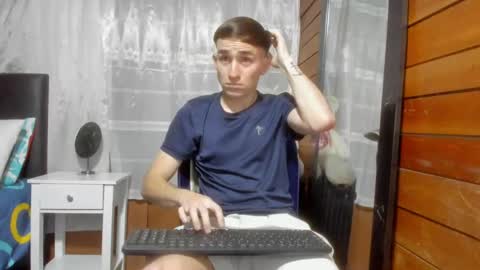 Snapshot of arongfranco chatting on February 25, 3:09 am Aron G Franco online show from February 25, 3:09 am