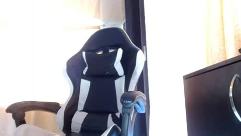 aronmiller online show from March 31, 3:01 pm