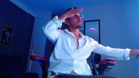 Adrian online show from October 4, 12:08 am