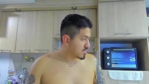Snapshot of aronwilliams69 chatting on October 12, 11:28 pm ARON Independent model online show from October 12, 11:28 pm