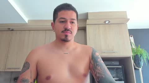 Snapshot of aronwilliams69 chatting on September 24, 7:42 pm ARON Independent model online show from September 24, 7:42 pm