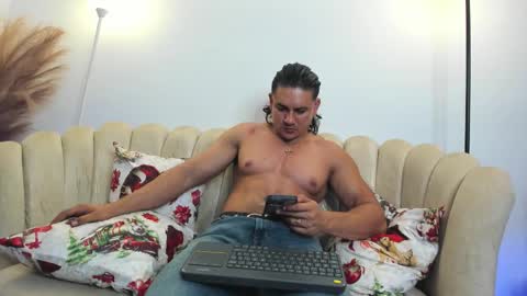   online show from November 12, 11:29 pm