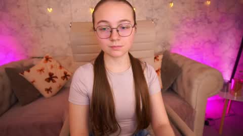 arrinawair online show from May 14, 7:17 am
