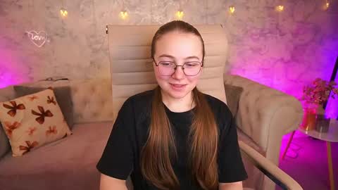 arrinawair online show from April 15, 7:01 am