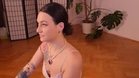 Snapshot of artegirlx chatting on February 26, 2:49 pm Maya online show from February 26, 2:49 pm