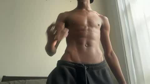 artfulmuscle212 online show from June 23, 6:47 pm