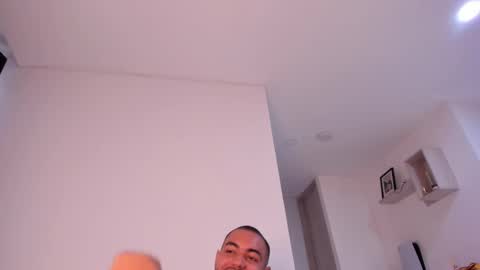 Snapshot of arturguy01 chatting on February 26, 10:15 pm arturguy01 online show from February 26, 10:15 pm