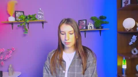 A Tiny Angel online show from May 10, 5:36 am
