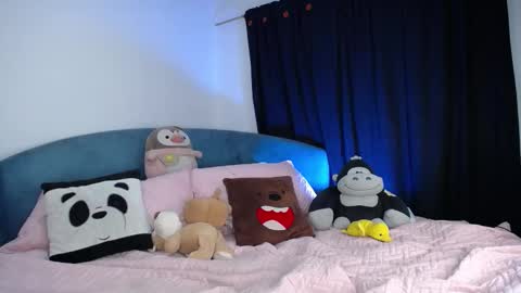  Aschly  online show from December 5, 2:37 pm