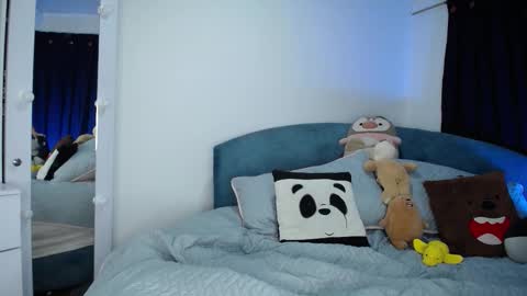  Aschly  online show from January 16, 3:15 am